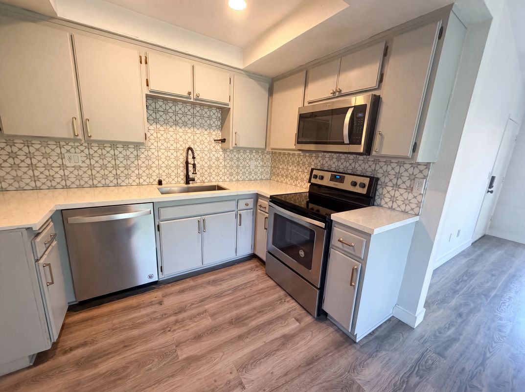 Property photo 2 of 7300 Corbin Ave Unit M
