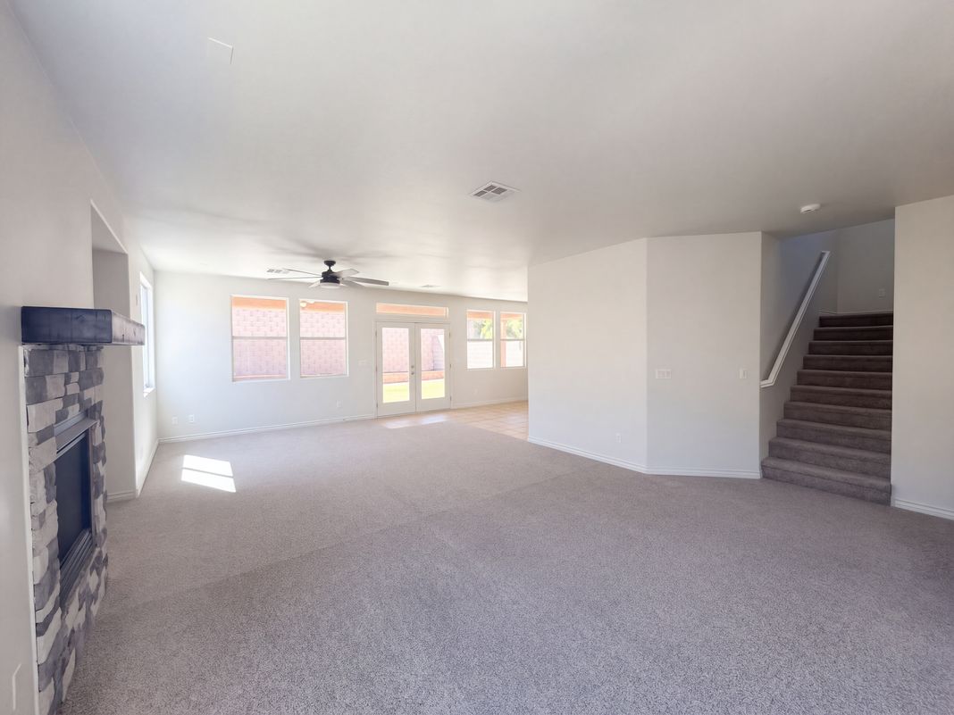 Property photo 3 of 2843 Dunnottar Ave