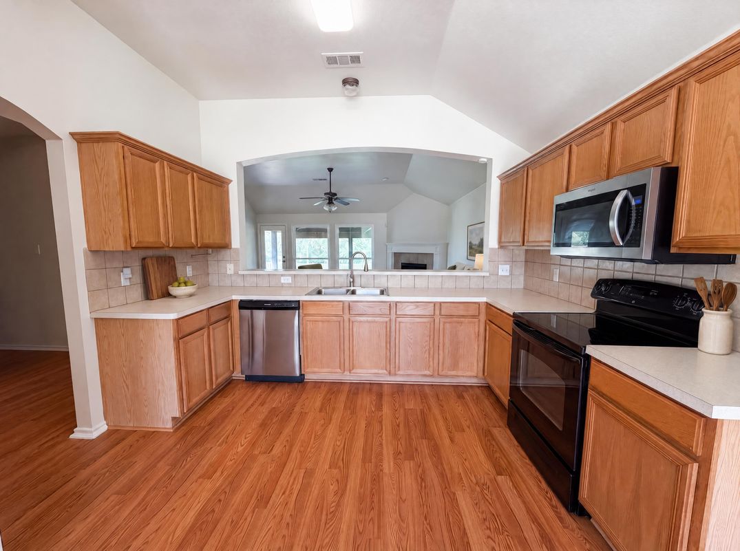 Property photo 2 of 324 Cascade Dr