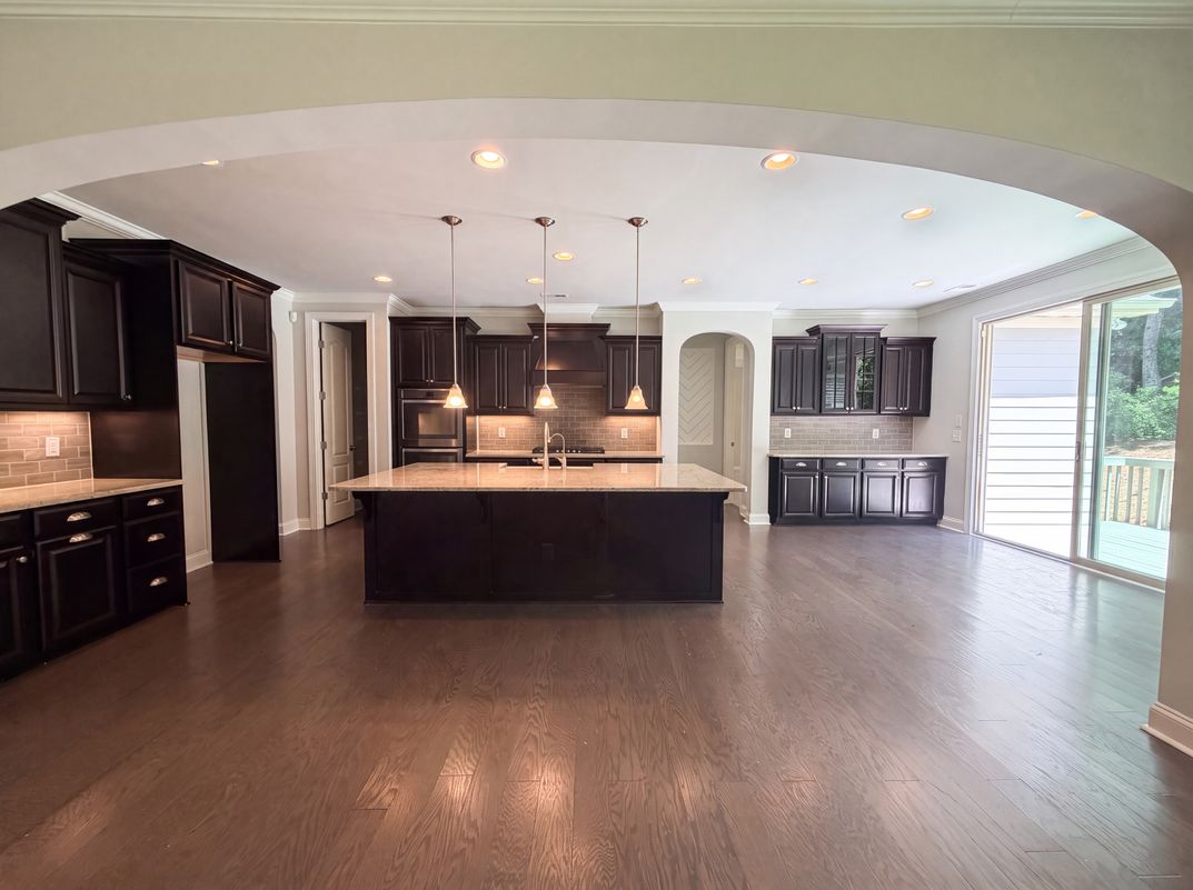 Property photo 2 of 147 Monteray Oaks Cir