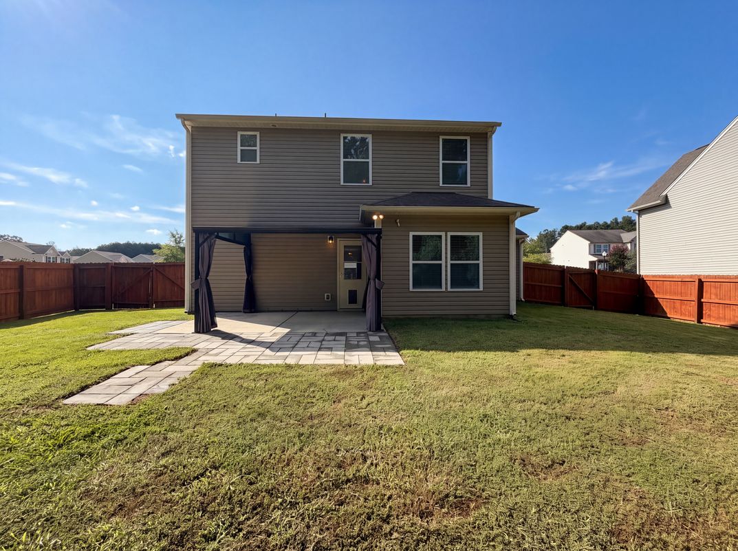 Photo 5 of 19 of 2618 Courtland Dr, Clover, SC