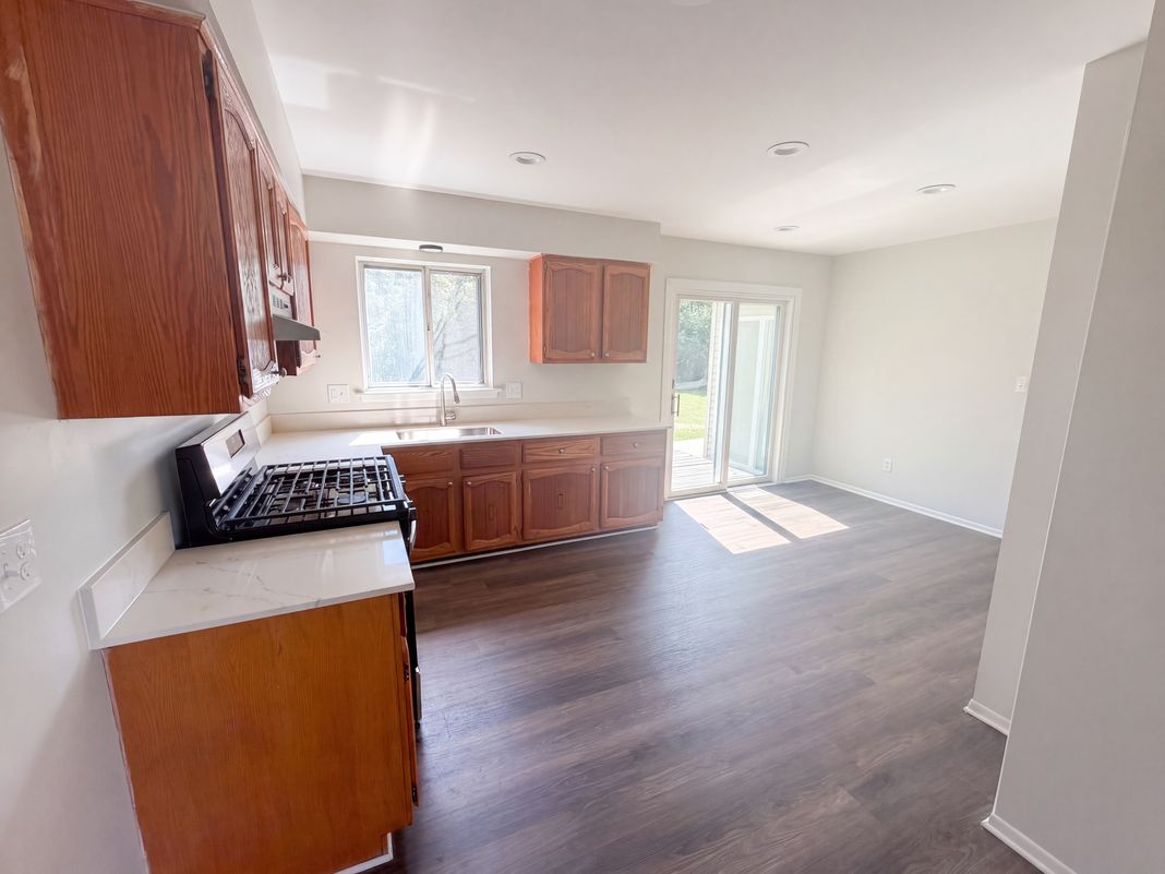 Property photo 2 of 467 Paragon Dr