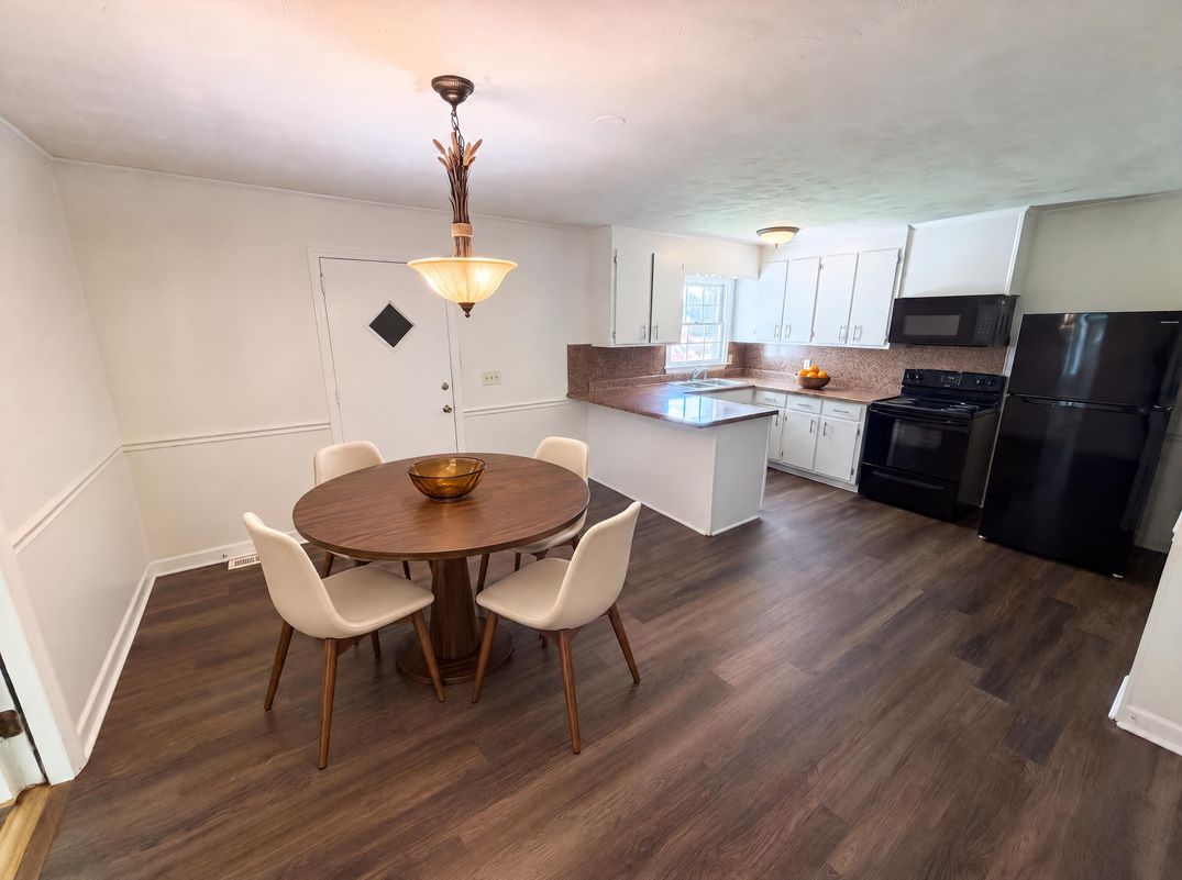 Property photo 2 of 5100 Robinwood Dr