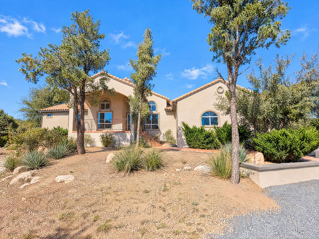 Property photo 1 of 3320 Charla Dr