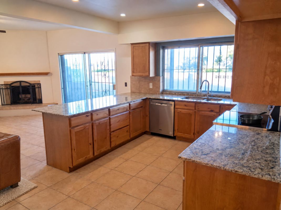 Property photo 2 of 8941 E Rosewood St