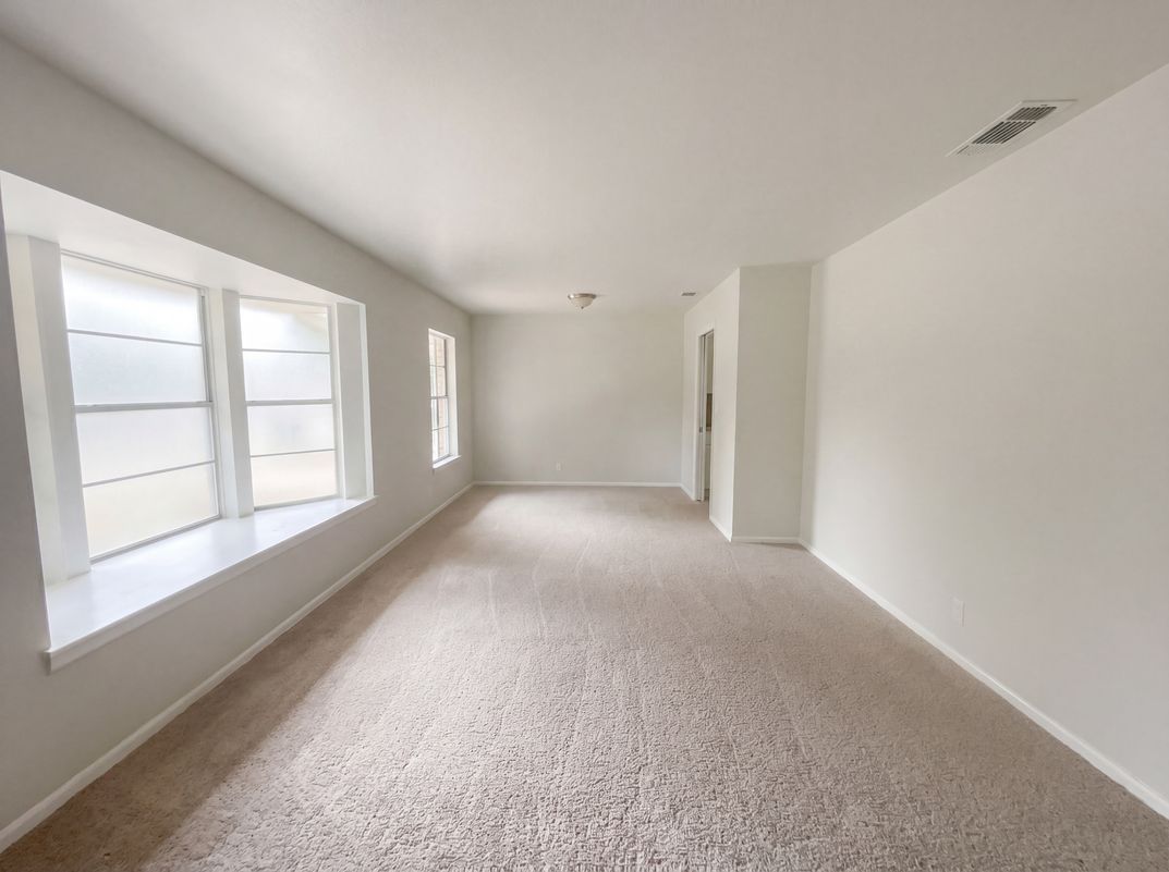 Property photo 3 of 225 La Jolla