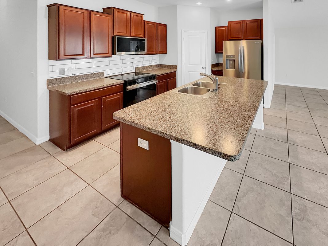 Property photo 2 of 10113 Rosemary Leaf Ln