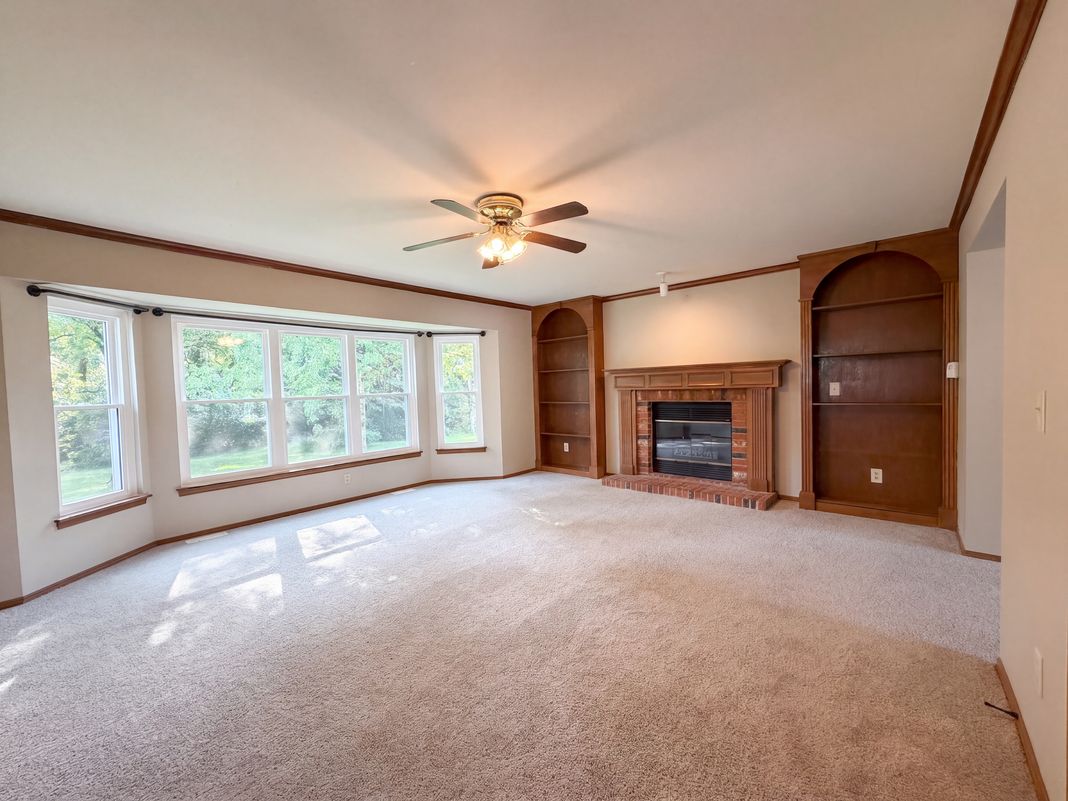Property photo 3 of 923 Keeneland Rd