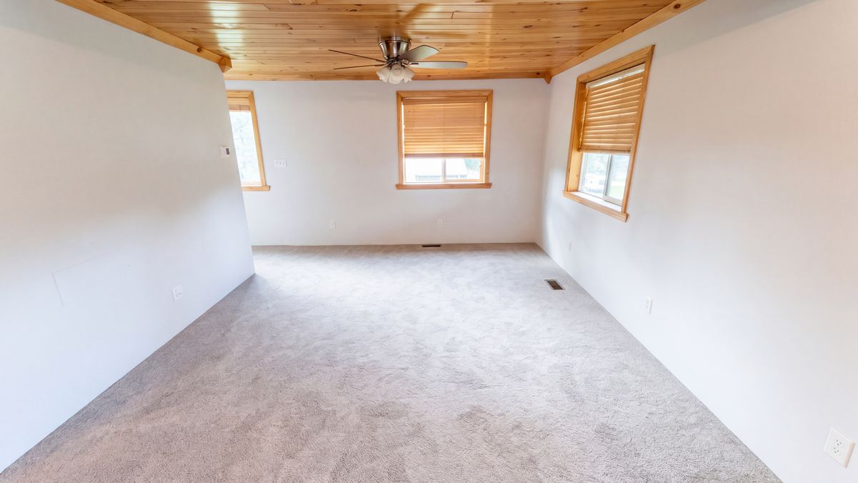Property photo 3 of 101 2nd St