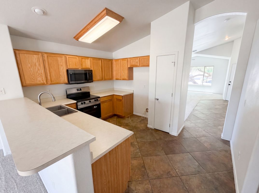 Photo 13 of 28 of 8271 N 112th Ave, Peoria, AZ