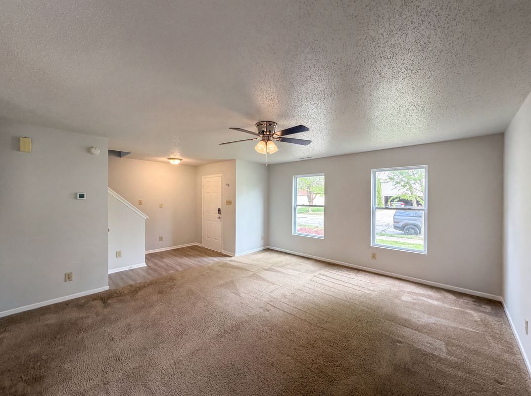 Property photo 3 of 925 Harbon Dr