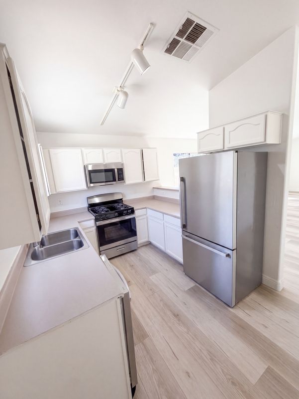 Property photo 2 of 5222 Jewel Canyon Dr