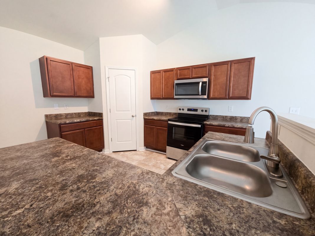 Property photo 2 of 1007 Haley St