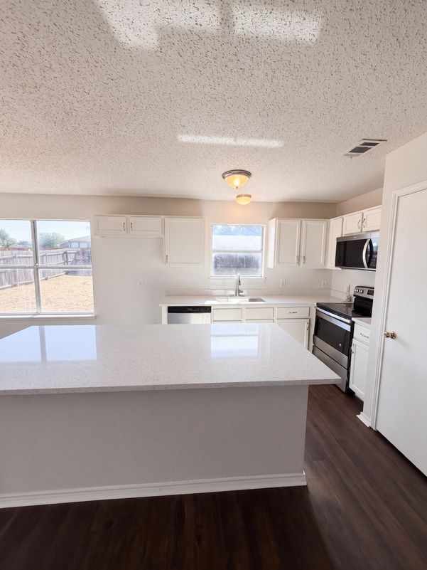 Property photo 2 of 441 Longshore Dr