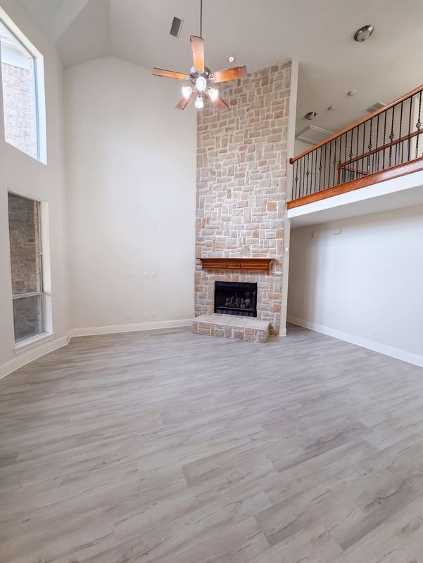 Property photo 3 of 2716 Dearborn Ln