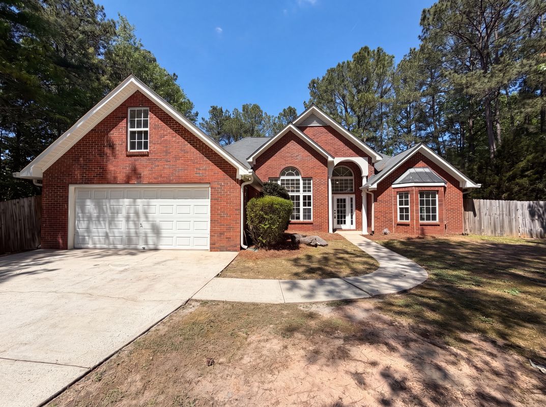 Property photo 1 of 335 Hunters Gln