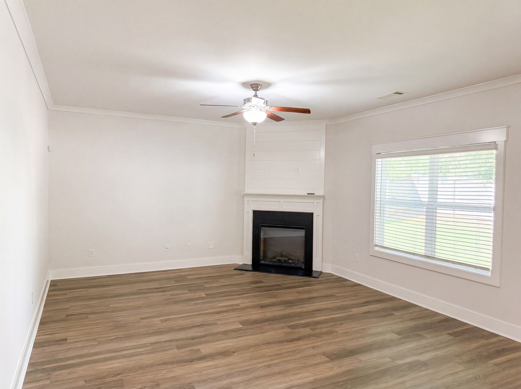 Property photo 3 of 239 Stonecreek Bnd