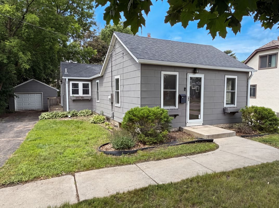 Property photo 1 of 6026 Xerxes Ave S