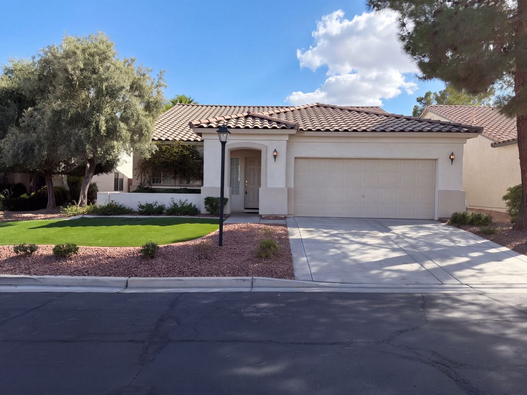 Property photo 1 of 4433 El Presidio Dr
