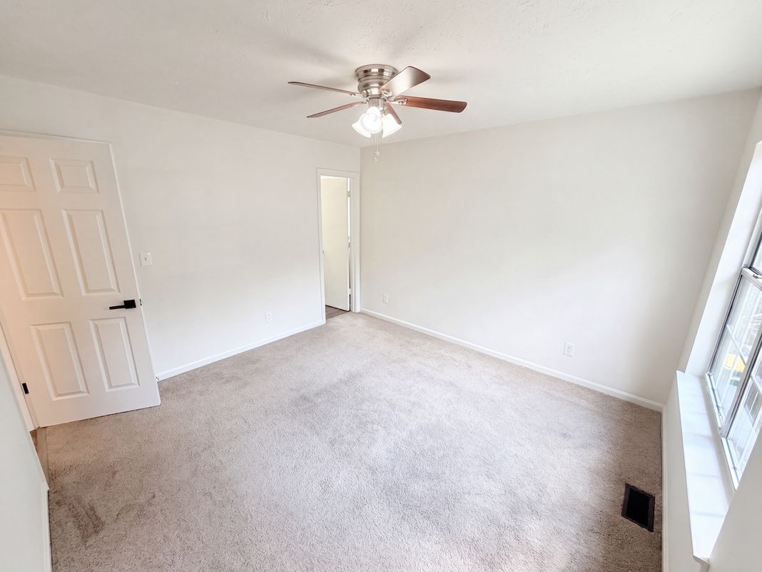 Property photo 3 of 1079 Brittwood Pl