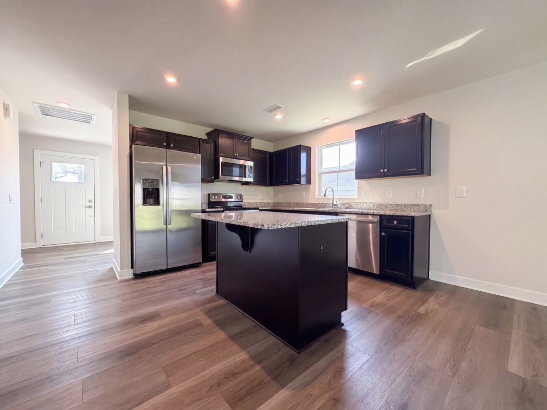 Property photo 3 of 8680 Kenridge Ln