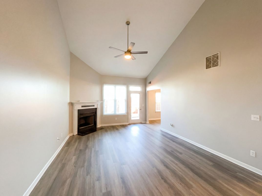 Property photo 3 of 433 Heath Pl