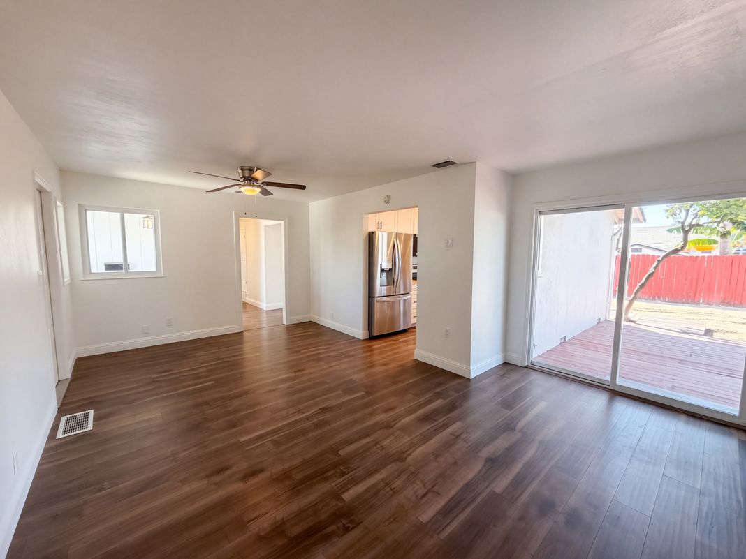 Property photo 3 of 5208 Fernwood Way