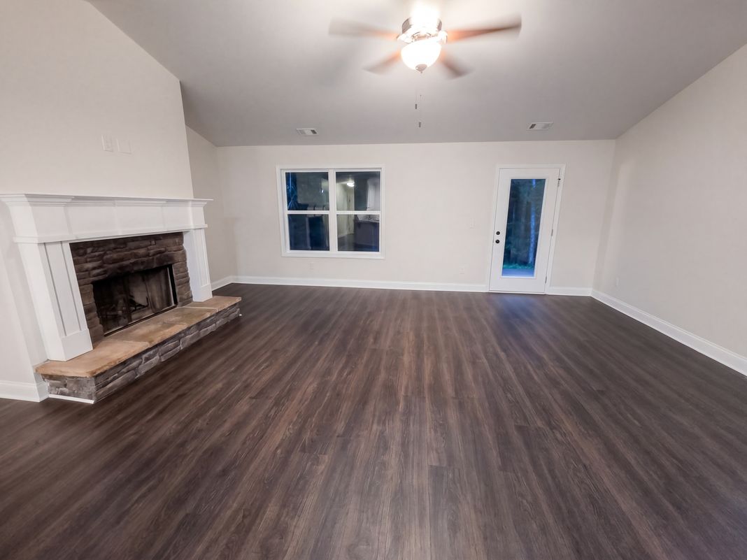 Property photo 3 of 174 Pecan St