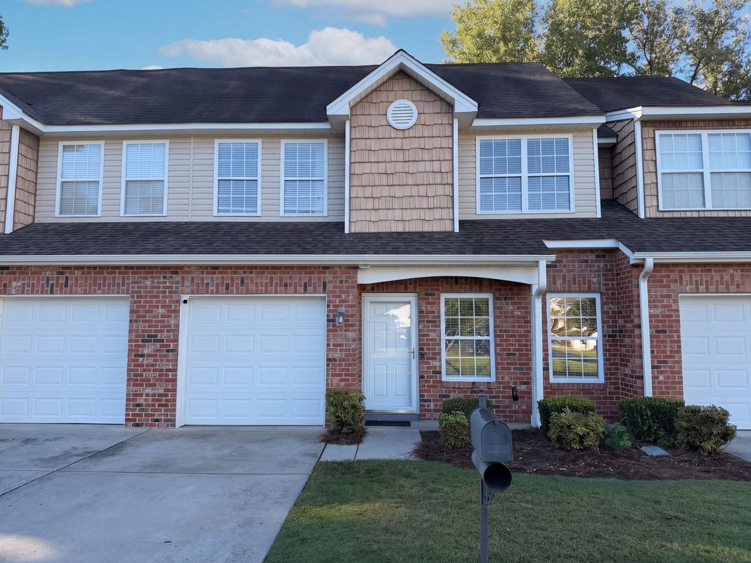 Property photo 1 of 361 Valley Brook Ln SE