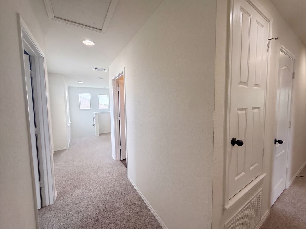 Property photo 3 of 331 Joshua Hl