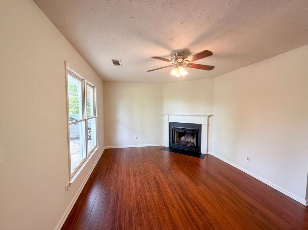 Property photo 3 of 1514 Willow Gate Way
