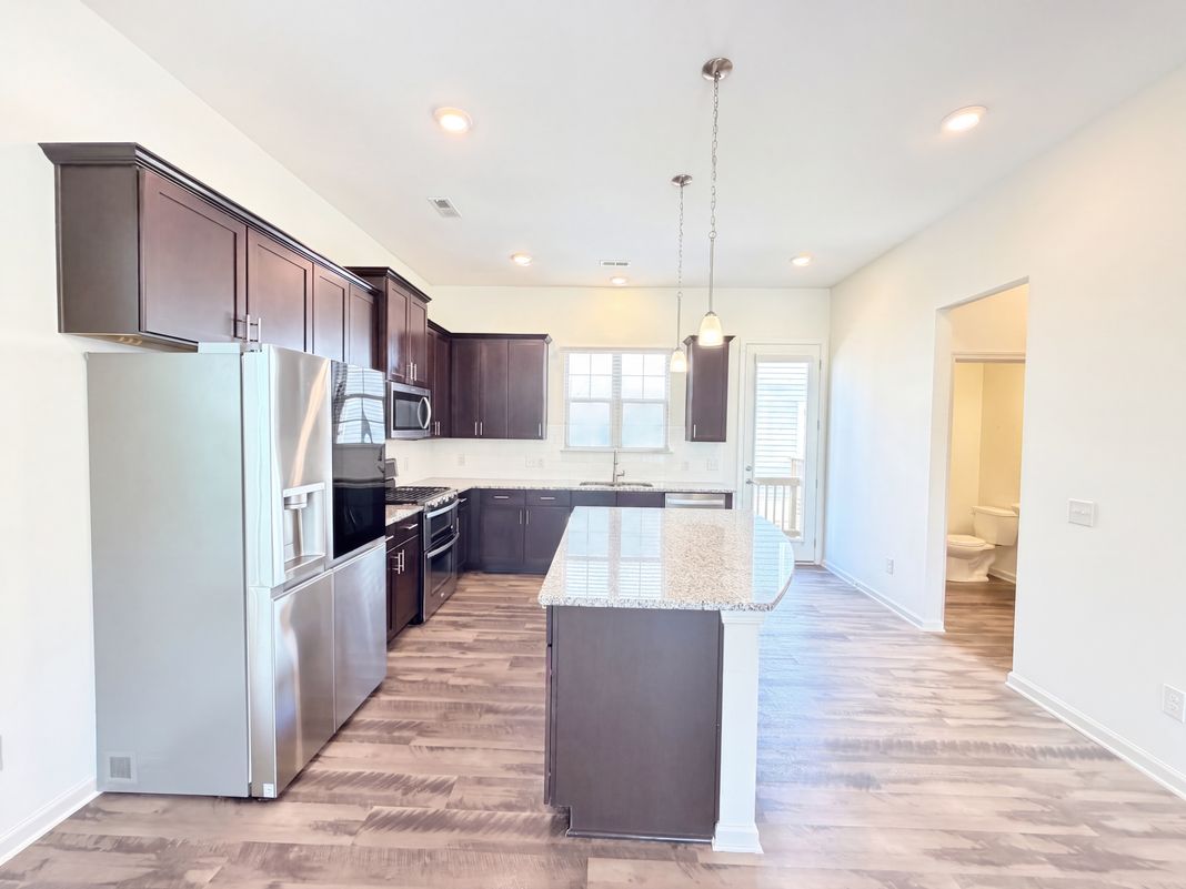 Property photo 2 of 9431 Ainslie Downs St