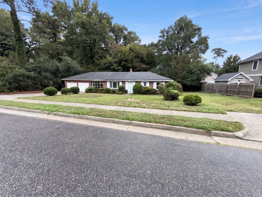 Property photo 1 of 1418 Shoveller Ave