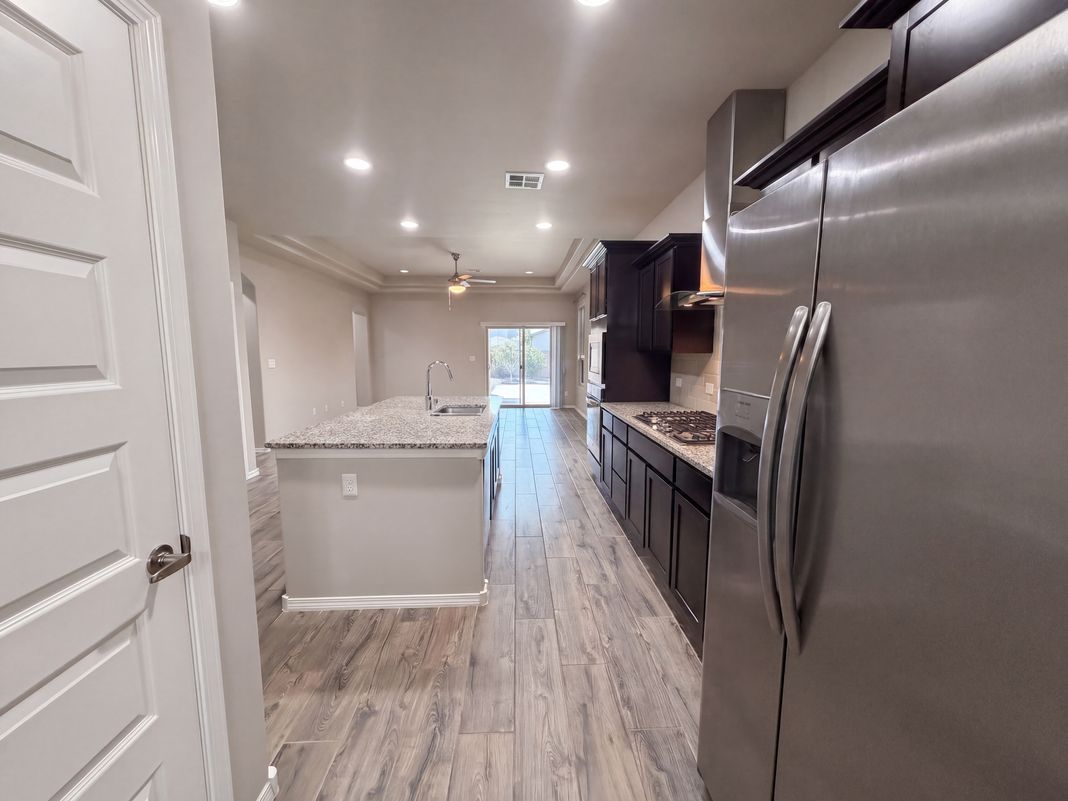 Property photo 2 of 6384 Red Falcon Dr NE