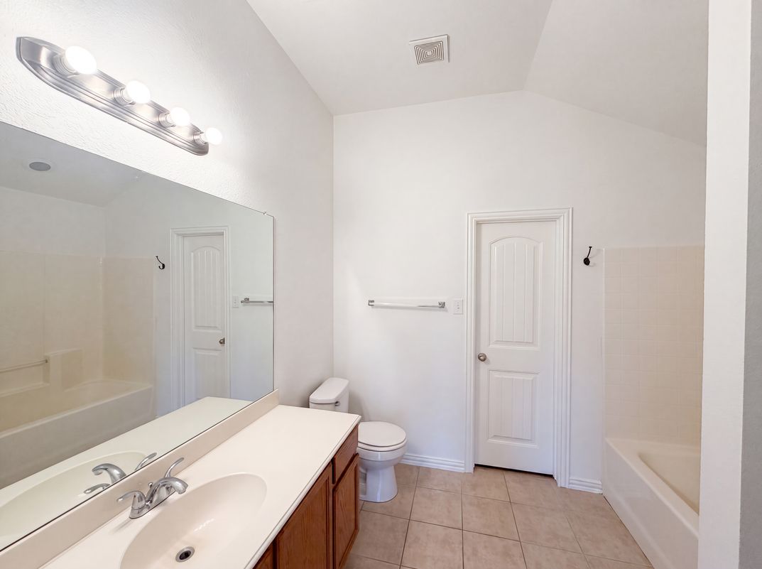 Photo 14 of 17 of 143 Pintail Ln, Sanger, TX