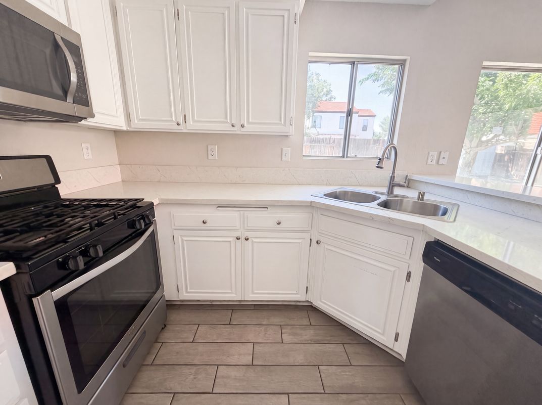 Photo 9 of 22 of 4256 Trenton Ave, Palmdale, CA