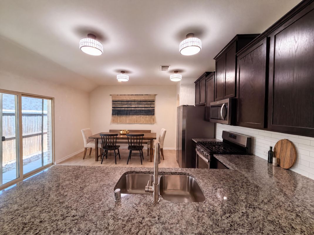 Property photo 3 of 5558 Yarborough Dr