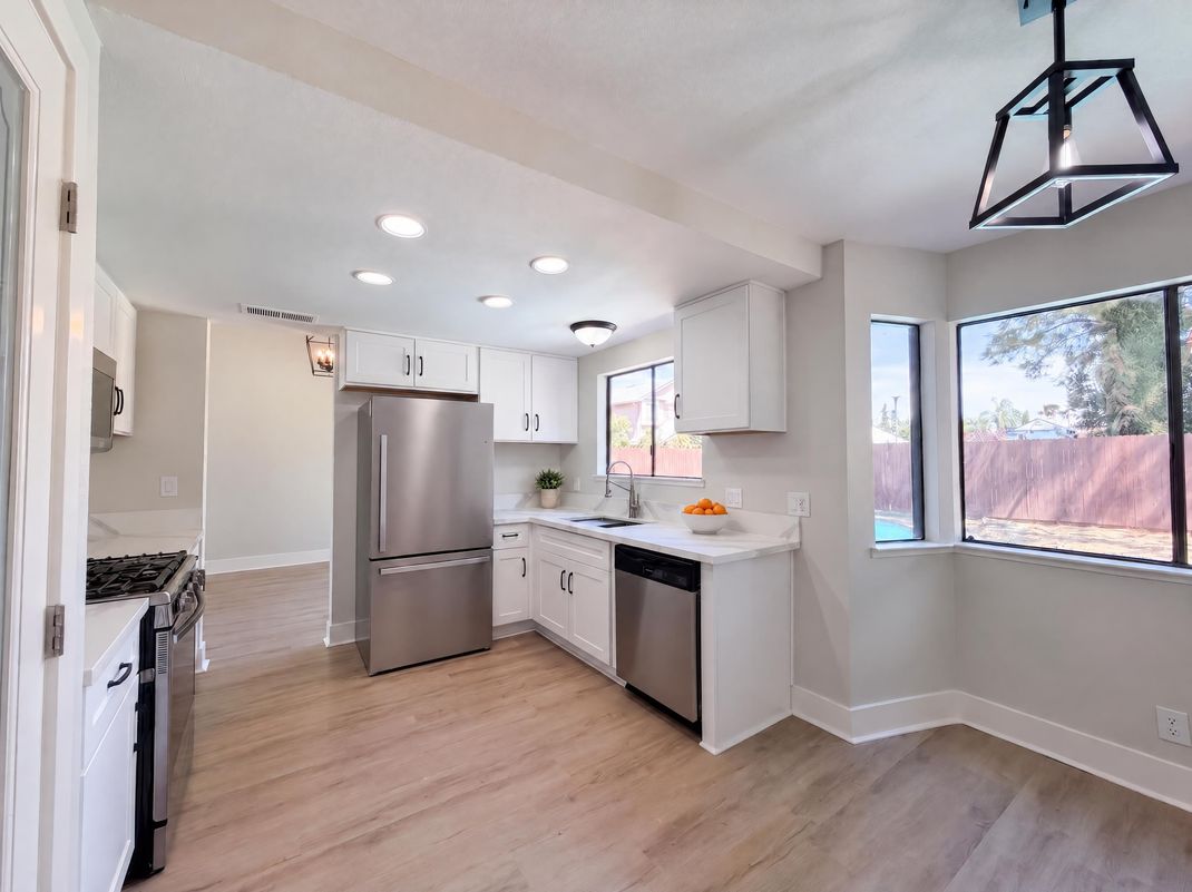 Property photo 2 of 6005 La Castana Way