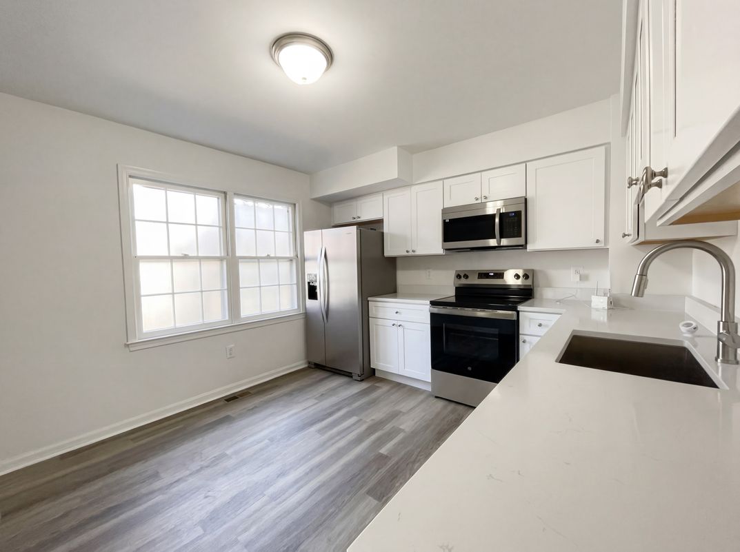 Property photo 2 of 645 N Armistead St