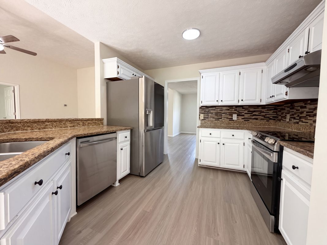 Property photo 2 of 3441 Bridgeton Cv