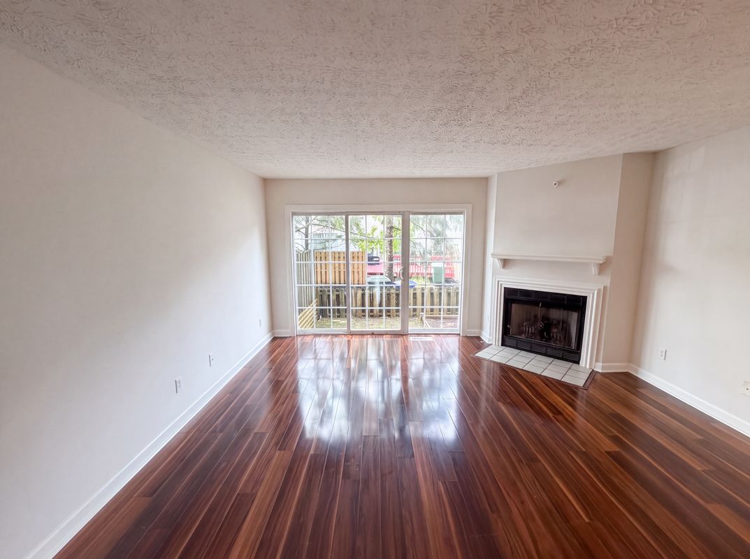 Property photo 3 of 5698 Canehill Ln