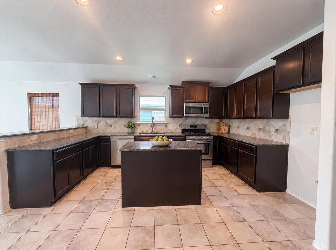Property photo 2 of 3400 Founders Way