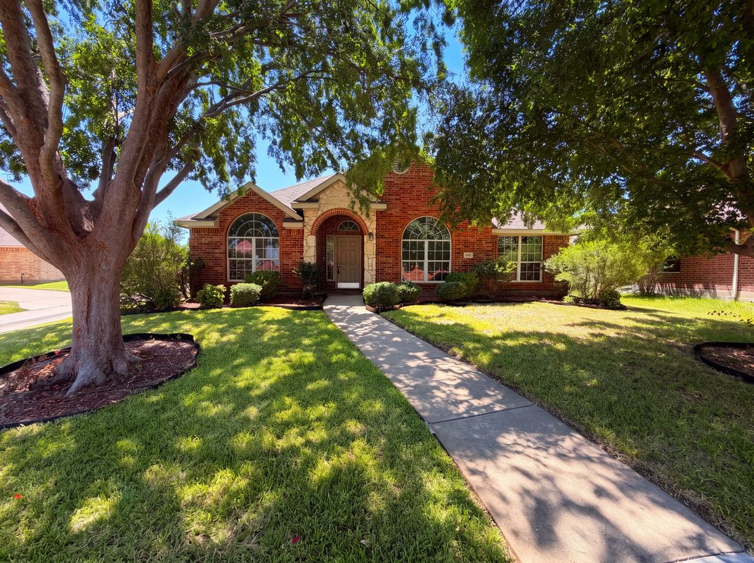 Property photo 1 of 6401 Marquett Dr