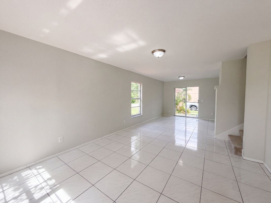 Property photo 3 of 1611 Callie Ct