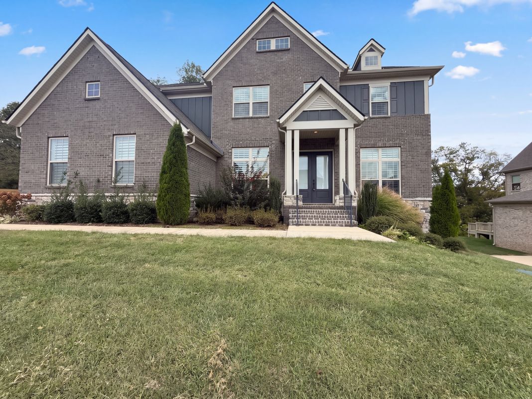 Property photo 1 of 3241 Chase Point Dr