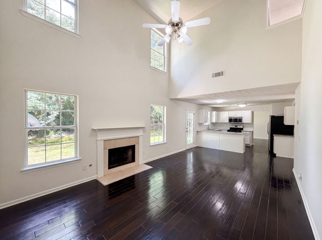 Property photo 3 of 3582 Coveside Ct