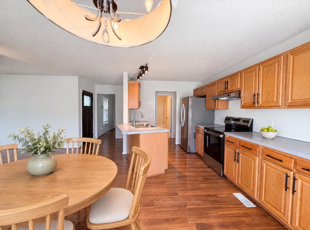 Property photo 2 of 4635 Leprechaun Ln