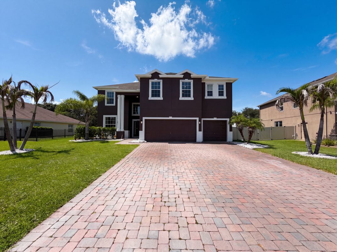 Property photo 1 of 5845 Wyndham Mnr