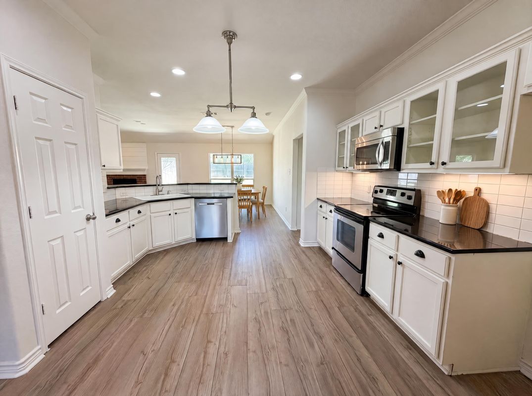 Property photo 2 of 8710 Surrey Ct