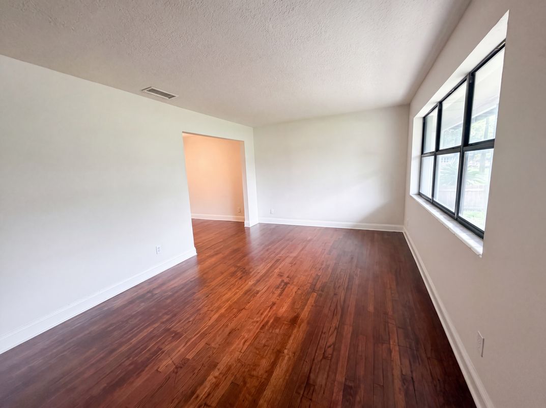 Property photo 3 of 7520 Altus Dr S